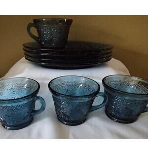 TIARA Sandwich Colonial Blue Snack Plate and Cup Set